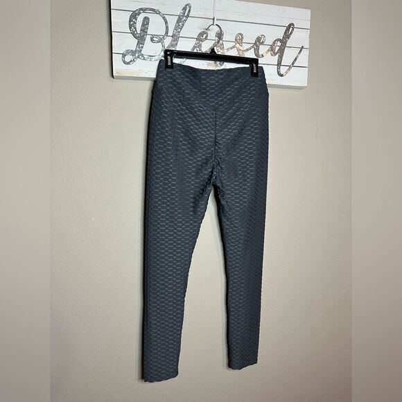 New Mix - Womens gray textured plus size butt lifting leggings - Picture 3 of 9